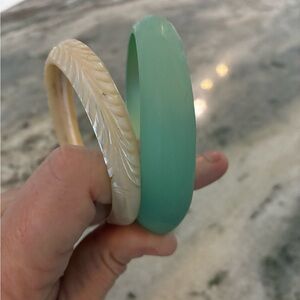 Vintage carved teal lucite and mother of pearl carved bangle! beautiful!